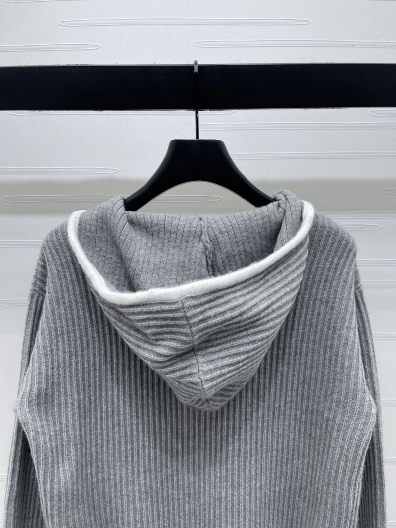 Ce1i*e outwears